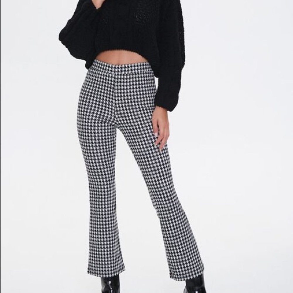 Black houndstooth cropped flare pants